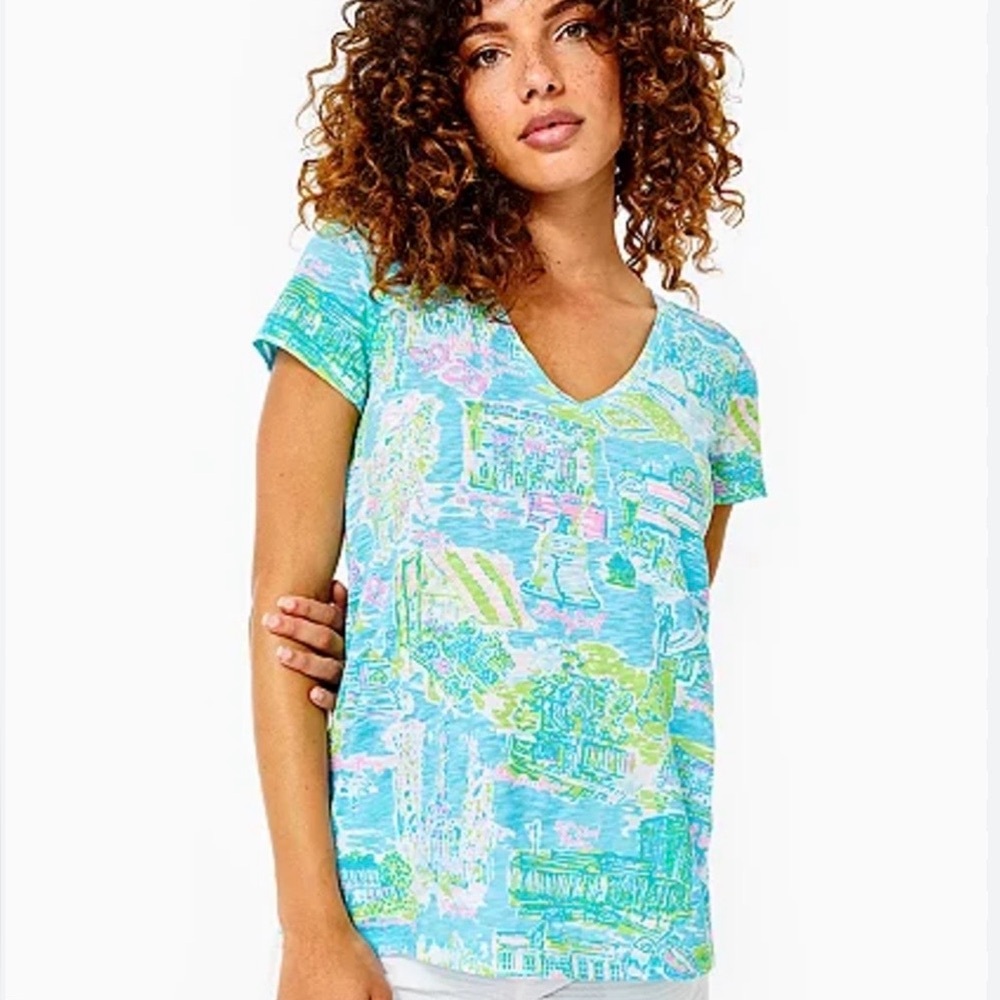 Lilly Pulitzer Etta V-Neck Tee Multi Philly Print 100% Cotton Slub Preppy Resort